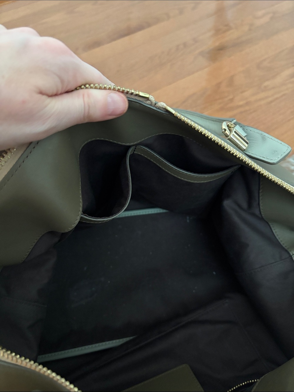 Chloe Bayleigh Leather Top-Handle Shoulder Bag with Gold Hardware - Picture 11 of 16